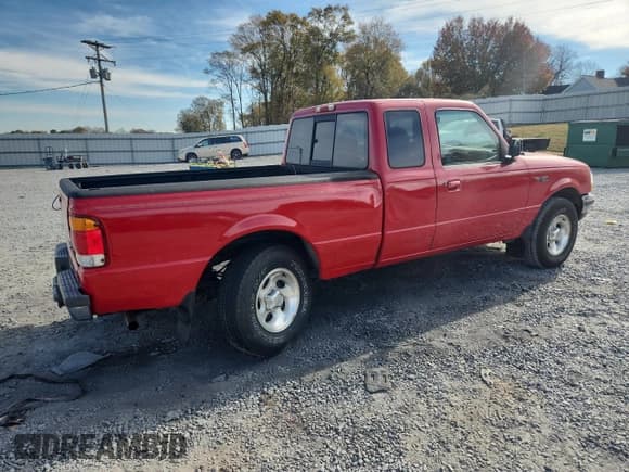 ✅ 1998 Ford Ranger XL • VIN: 1FTYR14U0WPB63615 • Lot: 92463705. Listed on Copart with 95,847 mi. Free auction sales archive from the USA and detailed vehicle history report at DreamBid. Image 3.