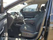 ✅ 2022 Hyundai Tucson SEL Convenience • VIN: KM8JFCA10NU071528 • Lot: 56770474. Wystawiony na Copart z przebiegiem 26 998 mil. Bezpłatny archiwum sprzedaży aukcyjnych z USA i szczegółowy raport historii pojazdu na DreamBid. Zdjęcie 7.