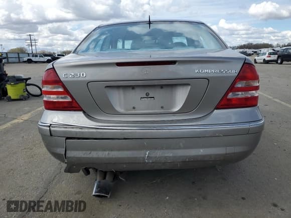 ✅ 2005 Mercedes-Benz C 230 Kompressor • VIN: WDBRF40J65F597194 • Lot: 51686685. Wystawiony na Copart z przebiegiem 147 274 mil. Bezpłatny archiwum sprzedaży aukcyjnych z USA i szczegółowy raport historii pojazdu na DreamBid. Zdjęcie 6.