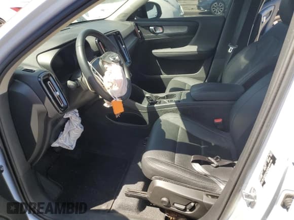 ✅ 2024 Volvo XC40 Core Bright Theme • VIN: YV4L12UK8R2356647 • Lot: 67977235. Listed on Copart with 43,701 mi. Free auction sales archive from the USA and detailed vehicle history report at DreamBid. Image 7.