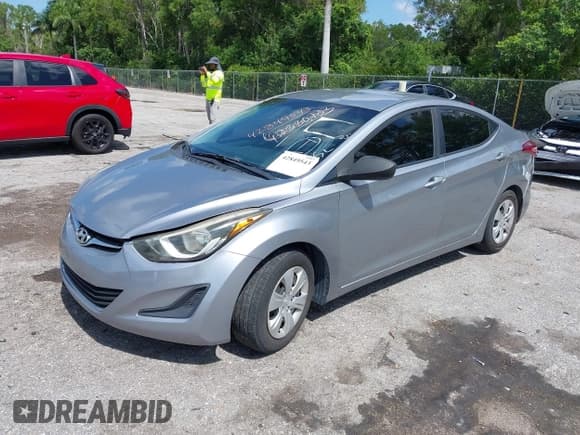 ✅ 2016 Hyundai Elantra SE • VIN: 5NPDH4AE8GH774845 • Lot: 42849543. Listed on IAAI with 122,622 mi. Free auction sales archive from the USA and detailed vehicle history report at DreamBid. Image 2.