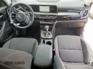 ✅ 2024 Kia Seltos S • VIN: KNDEU2AA5R7618660 • Lot: 64788375. Wystawiony na Copart z przebiegiem 12 175 mil. Bezpłatny archiwum sprzedaży aukcyjnych z USA i szczegółowy raport historii pojazdu na DreamBid. Zdjęcie 8.