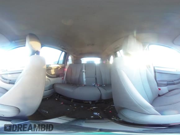 ✅ 2005 Chrysler Pacifica • VIN: 2C4GM48LX5R561330 • Lot: 48883045. Wystawiony na Copart z przebiegiem 136 275 mil. Bezpłatny archiwum sprzedaży aukcyjnych z USA i szczegółowy raport historii pojazdu na DreamBid. Zdjęcie 13.