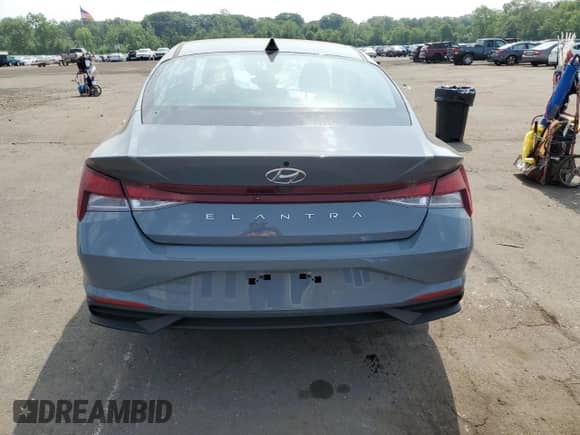 2022 Hyundai Elantra SE with VIN KMHLL4AG1NU303727, listed as a Copart auction lot 60492755 with 29,956 mi miles and Salvage title. Bid and sale history available at DreamBid. Image 6.