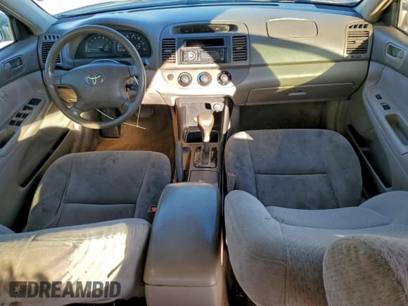 ✅ 2002 Toyota Camry XLE • VIN: 4T1BE32K32U522526 • Lot: 95692615. Wystawiony na Copart z przebiegiem 119 939 mil. Bezpłatny archiwum sprzedaży aukcyjnych z USA i szczegółowy raport historii pojazdu na DreamBid. Zdjęcie 8.