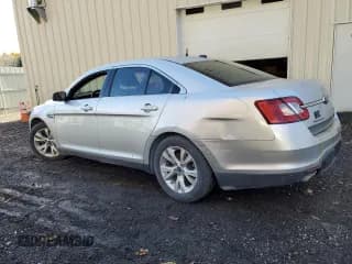 ✅ 2012 Ford Taurus SEL • VIN: 1FAHP2HW1CG106803 • Лот: 86874415. Опубликован ранее на Copart с пробегом 137 705 миль. Бесплатный доступ к архиву аукционных продаж из США и подробный отчёт об истории автомобиля на DreamBid. Изображение 2.