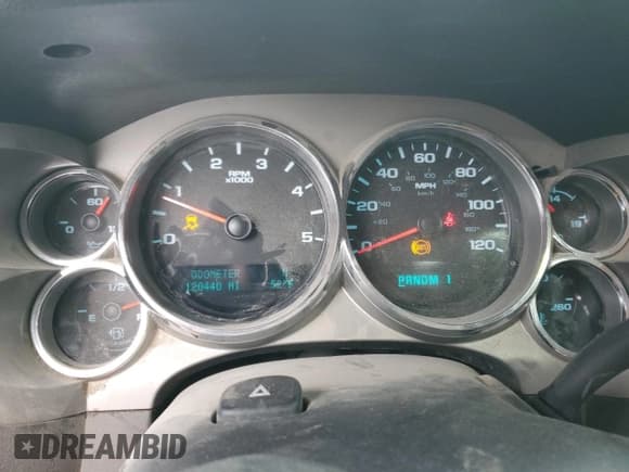 ✅ 2013 GMC Sierra 2500HD SLE • VIN: 1GT220C89DZ157015 • Lot: 45725595. Listed on Copart with 120,440 mi. Free auction sales archive from the USA and detailed vehicle history report at DreamBid. Image 9.