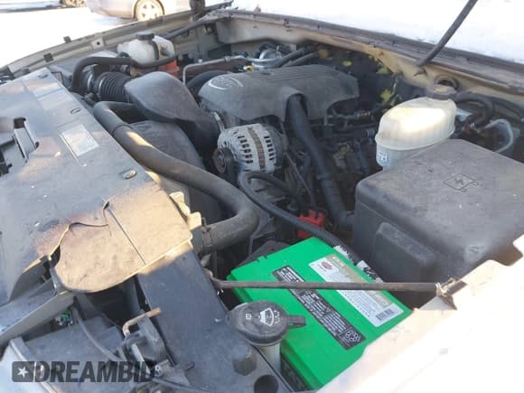 ✅ 2005 Chevrolet Silverado 2500HD LS • VIN: 1GCHK23U15F914186 • Lot: 41332418. Wystawiony na IAAI z przebiegiem 101 923 mil. Bezpłatny archiwum sprzedaży aukcyjnych z USA i szczegółowy raport historii pojazdu na DreamBid. Zdjęcie 10.