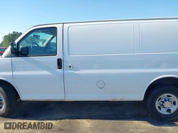 ✅ 2012 Chevrolet Express Cargo • VIN: 1GCWGFCA5C1183889 • Lot: 43085877. Listed on IAAI with 168,549 mi. Free auction sales archive from the USA and detailed vehicle history report at DreamBid. Image 14.