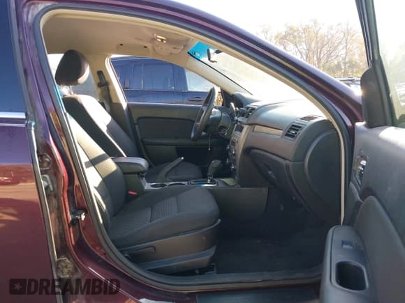 ✅ 2011 Ford Fusion SE • VIN: 3FAHP0HA6BR284559 • Лот: 43651470. Опубликован ранее на IAAI с пробегом 173 225 миль. Бесплатный доступ к архиву аукционных продаж из США и подробный отчёт об истории автомобиля на DreamBid. Изображение 5.