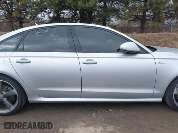✅ 2015 Audi A6 Prestige • VIN: WAUHGAFC5FN026947 • Lot: 41718442. Listed on IAAI with 110,410 mi. Free auction sales archive from the USA and detailed vehicle history report at DreamBid. Image 13.