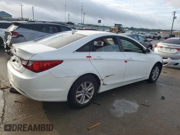✅ 2011 Hyundai Sonata GLS • VIN: 5NPEB4AC9BH175272 • Lot: 63279664. Listed on Copart with 182,711 mi. Free auction sales archive from the USA and detailed vehicle history report at DreamBid. Image 3.