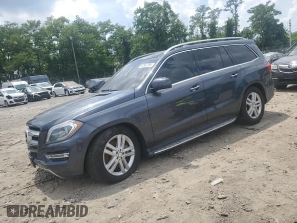 ✅ 2013 Mercedes-Benz GL 450 • VIN: 4JGDF7CE5DA243718 • Lot: 62967095. Wystawiony na Copart z przebiegiem 132 172 mil. Bezpłatny archiwum sprzedaży aukcyjnych z USA i szczegółowy raport historii pojazdu na DreamBid. Zdjęcie 1.