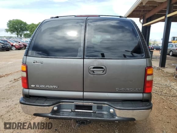 ✅ 2001 Chevrolet Suburban LS • VIN: 3GNEC16T11G137294 • Лот: 53555015. Опубликован ранее на Copart с пробегом 161 674 миль. Бесплатный доступ к архиву аукционных продаж из США и подробный отчёт об истории автомобиля на DreamBid. Изображение 6.