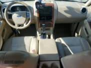 ✅ 2006 Ford Explorer Eddie Bauer • VIN: 1FMEU64E36UB25042 • Лот: 71862795. Опубликован ранее на Copart с пробегом 239 157 миль. Бесплатный доступ к архиву аукционных продаж из США и подробный отчёт об истории автомобиля на DreamBid. Изображение 8.