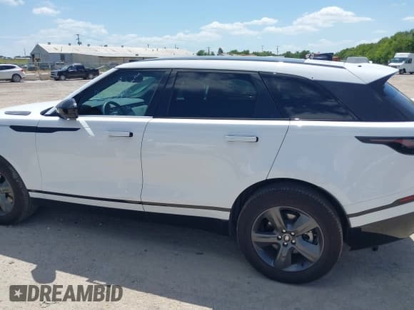 ✅ 2025 Land Rover Range Rover Velar Dynamic SE • VIN: SALYL2EX9SA810566 • Lot: 42850079. Listed on IAAI with 13,610 mi. Free auction sales archive from the USA and detailed vehicle history report at DreamBid. Image 15.