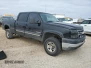 ✅ 2006 Chevrolet Silverado 2500HD Work Truck • VIN: 1GCHC23U26F260443 • Lot: 45723185. Wystawiony na Copart z przebiegiem 222 127 mil. Bezpłatny archiwum sprzedaży aukcyjnych z USA i szczegółowy raport historii pojazdu na DreamBid. Zdjęcie 4.