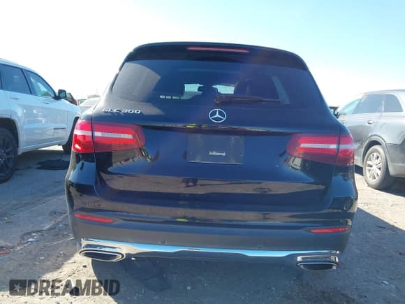 ✅ 2018 Mercedes-Benz GLC 300 • VIN: WDC0G4JB4JV023962 • Lot: 43666399. Listed on IAAI with 140,333 mi. Free auction sales archive from the USA and detailed vehicle history report at DreamBid. Image 16.