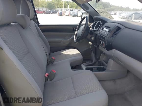 ✅ 2011 Toyota Tacoma • VIN: 5TFPX4EN1BX006647 • Lot: 42572489. Listed on IAAI with 134,895 mi. Free auction sales archive from the USA and detailed vehicle history report at DreamBid. Image 5.