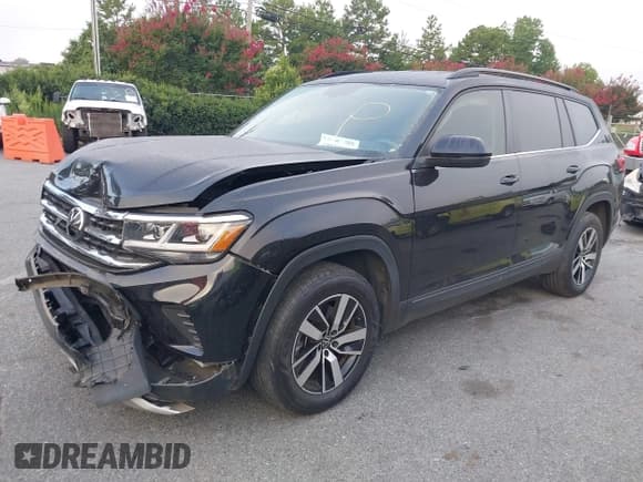 ✅ 2023 Volkswagen Atlas SE • VIN: 1V2LP2CA1PC540019 • Lot: 43025541. Listed on IAAI with 35,077 mi. Free auction sales archive from the USA and detailed vehicle history report at DreamBid. Image 2.