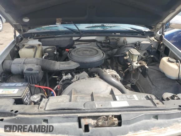 ✅ 1994 Chevrolet Silverado 2500 • VIN: 1GCFC24K9RE160693 • Lot: 81641125. Wystawiony na Copart z przebiegiem 185 032 mil. Bezpłatny archiwum sprzedaży aukcyjnych z USA i szczegółowy raport historii pojazdu na DreamBid. Zdjęcie 11.