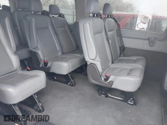 ✅ 2017 Ford Transit XL • VIN: 1FMZK1YM9HKA67545 • Lot: 41781010. Wystawiony na IAAI z przebiegiem 46 544 mil. Bezpłatny archiwum sprzedaży aukcyjnych z USA i szczegółowy raport historii pojazdu na DreamBid. Zdjęcie 8.