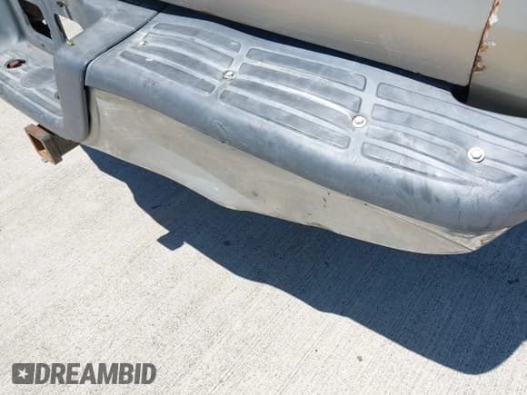 ✅ 2004 Toyota Tundra SR5 • VIN: 5TBET34124S437317 • Lot: 42255393. Listed on IAAI with 308,387 mi. Free auction sales archive from the USA and detailed vehicle history report at DreamBid. Image 12.