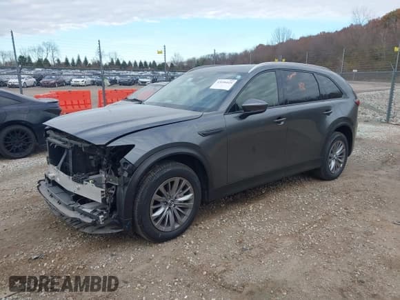 ✅ 2024 Mazda CX-90 Preferred Plus • VIN: JM3KKCHD4R1140773 • Lot: 43696025. Wystawiony na IAAI z przebiegiem 46 665 mil. Bezpłatny archiwum sprzedaży aukcyjnych z USA i szczegółowy raport historii pojazdu na DreamBid. Zdjęcie 2.