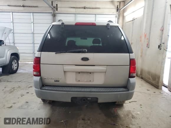 ✅ 2002 Ford Explorer XLS • VIN: 1FMZU62K42ZC83980 • Lot: 89352305. Listed on Copart with 262,432 mi. Free auction sales archive from the USA and detailed vehicle history report at DreamBid. Image 6.