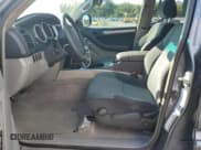 ✅ 2005 Toyota 4Runner SR5 • VIN: JTEZT14R350021490 • Lot: 90280775. Wystawiony na Copart z przebiegiem 153 960 mil. Bezpłatny archiwum sprzedaży aukcyjnych z USA i szczegółowy raport historii pojazdu na DreamBid. Zdjęcie 7.