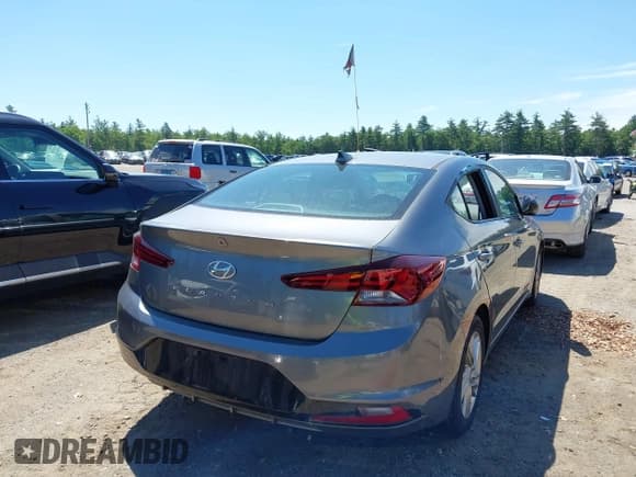 ✅ 2019 Hyundai Elantra SEL • VIN: 5NPD84LF6KH472226 • Lot: 42603796. Listed on IAAI with 70,229 mi. Free auction sales archive from the USA and detailed vehicle history report at DreamBid. Image 4.