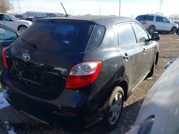 ✅ 2009 Toyota Matrix • VIN: 2T1KU40E79C055371 • Lot: 43877341. Wystawiony na IAAI z przebiegiem 161 904 mil. Bezpłatny archiwum sprzedaży aukcyjnych z USA i szczegółowy raport historii pojazdu na DreamBid. Zdjęcie 4.