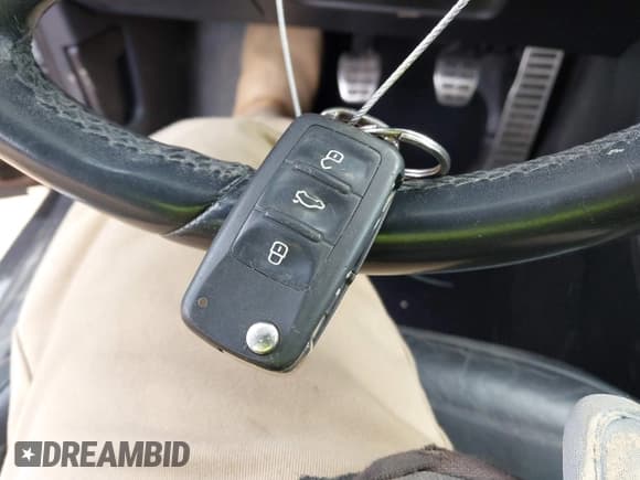 ✅ 2012 Volkswagen Beetle Turbo • VIN: 3VW467AT9CM658495 • Lot: 41505160. Listed on IAAI with 138,842 mi. Free auction sales archive from the USA and detailed vehicle history report at DreamBid. Image 11.