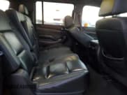 ✅ 2019 Chevrolet Suburban LT • VIN: 1GNSKHKC9KR395942 • Lot: 79017794. Wystawiony na Copart z przebiegiem 271 163 mil. Bezpłatny archiwum sprzedaży aukcyjnych z USA i szczegółowy raport historii pojazdu na DreamBid. Zdjęcie 11.