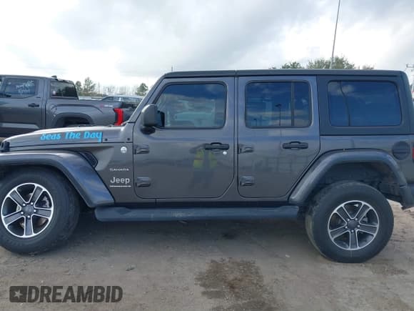 ✅ 2023 Jeep Wrangler Sahara • VIN: 1C4HJXEN6PW639004 • Lot: 41174113. Listed on IAAI with 35,371 mi. Free auction sales archive from the USA and detailed vehicle history report at DreamBid. Image 14.