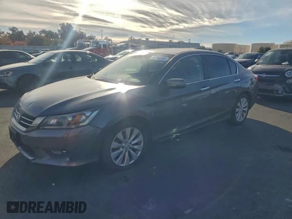 ✅ 2015 Honda Accord EX-L • VIN: 1HGCR2F80FA093912 • Лот: 93786555. Опубликован ранее на Copart с пробегом Не указан. Бесплатный доступ к архиву аукционных продаж из США и подробный отчёт об истории автомобиля на DreamBid. Изображение 1.