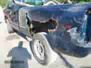 2002 Chevrolet Silverado 1500 LS z VIN 1GCEK14V32Z108462, wystawiony jako IAAI lot #42393465 z przebiegiem Nie podano mil oraz . Historia ofert i sprzedaży dostępna na DreamBid. Obrazek 6.