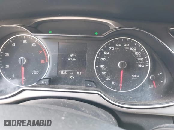 ✅ 2014 Audi A4 Premium • VIN: WAUAFAFL1EA047742 • Lot: 42716466. Wystawiony na IAAI z przebiegiem 109 377 mil. Bezpłatny archiwum sprzedaży aukcyjnych z USA i szczegółowy raport historii pojazdu na DreamBid. Zdjęcie 7.