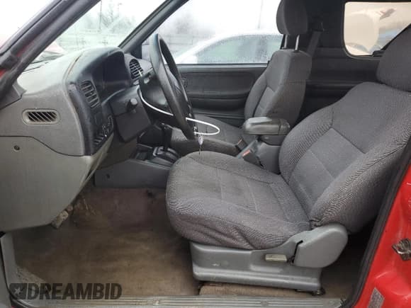 ✅ 2000 Kia Sportage • VIN: KNDJB6235Y5673213 • Lot: 44597155. Wystawiony na Copart z przebiegiem 242 215 mil. Bezpłatny archiwum sprzedaży aukcyjnych z USA i szczegółowy raport historii pojazdu na DreamBid. Zdjęcie 7.