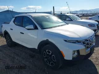 2022 Hyundai Santa Cruz SE with VIN 5NTJADAE6NH024088, listed as a IAAI auction lot 40380290 with 8,952 mi miles and . Bid and sale history available at DreamBid. Image 1.