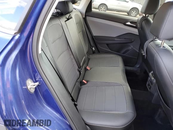 ✅ 2022 Volkswagen Taos SE • VIN: 3VVWX7B27NM079928 • Lot: 92801785. Wystawiony na Copart z przebiegiem 40 233 mil. Bezpłatny archiwum sprzedaży aukcyjnych z USA i szczegółowy raport historii pojazdu na DreamBid. Zdjęcie 11.