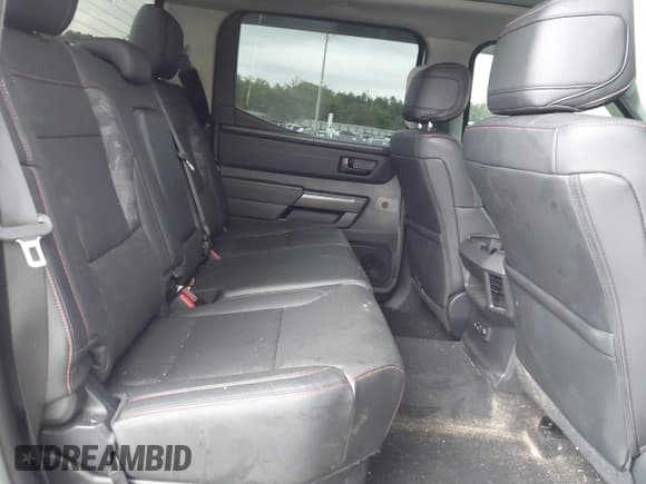 ✅ 2023 Toyota Tundra TRD Pro Hybrid • VIN: 5TFPC5DB0PX024525 • Lot: 42607022. Wystawiony na IAAI z przebiegiem 51 095 mil. Bezpłatny archiwum sprzedaży aukcyjnych z USA i szczegółowy raport historii pojazdu na DreamBid. Zdjęcie 8.