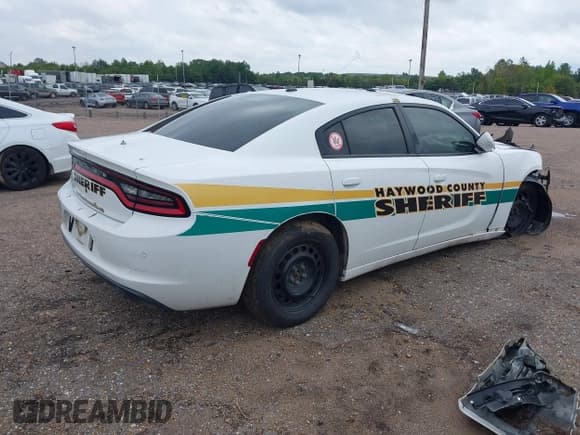 ✅ 2018 Dodge Charger Police • VIN: 2C3CDXKT9JH319402 • Лот: 40307621. Опубликован ранее на IAAI с пробегом 137 920 миль. Бесплатный доступ к архиву аукционных продаж из США и подробный отчёт об истории автомобиля на DreamBid. Изображение 4.