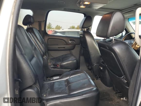 ✅ 2007 Chevrolet Suburban LTZ • VIN: 3GNFK16347G144417 • Lot: 71093544. Wystawiony na Copart z przebiegiem 279 255 mil. Bezpłatny archiwum sprzedaży aukcyjnych z USA i szczegółowy raport historii pojazdu na DreamBid. Zdjęcie 12.