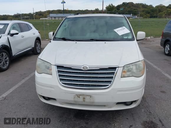 ✅ 2010 Chrysler Town & Country Touring • VIN: 2A4RR5DX3AR125559 • Lot: 43536380. Listed on IAAI with 185,026 mi. Free auction sales archive from the USA and detailed vehicle history report at DreamBid. Image 6.