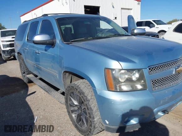✅ 2011 Chevrolet Suburban LTZ • VIN: 1GNSCKE06BR257111 • Lot: 43611568. Listed on IAAI with 219,786 mi. Free auction sales archive from the USA and detailed vehicle history report at DreamBid. Image 6.
