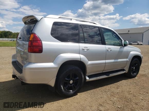 ✅ 2007 Lexus GX 470 • VIN: JTJBT20X370136610 • Lot: 71312775. Listed on Copart with 239,192 mi. Free auction sales archive from the USA and detailed vehicle history report at DreamBid. Image 3.
