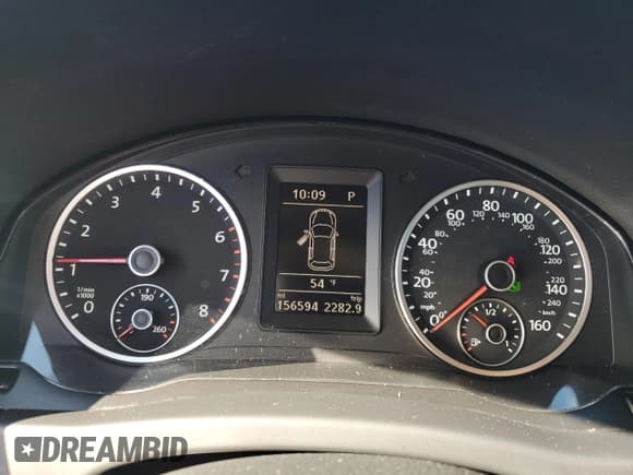 ✅ 2017 Volkswagen Tiguan Wolfsburg Edition • VIN: WVGRV7AX8HK002684 • Lot: 90586635. Wystawiony na Copart z przebiegiem 156 594 mil. Bezpłatny archiwum sprzedaży aukcyjnych z USA i szczegółowy raport historii pojazdu na DreamBid. Zdjęcie 9.