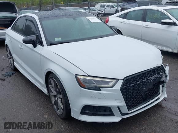 ✅ 2018 Audi S3 Premium Plus • VIN: WAUB1GFF6J1017601 • Лот: 42154933. Опубликован ранее на IAAI с пробегом 107 742 миль. Бесплатный доступ к архиву аукционных продаж из США и подробный отчёт об истории автомобиля на DreamBid. Изображение 1.