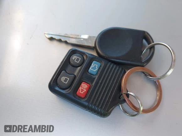 ✅ 2008 Ford Expedition SSV • VIN: 1FMFU15518LA78723 • Lot: 43556116. Wystawiony na IAAI z przebiegiem 87 776 mil. Bezpłatny archiwum sprzedaży aukcyjnych z USA i szczegółowy raport historii pojazdu na DreamBid. Zdjęcie 11.